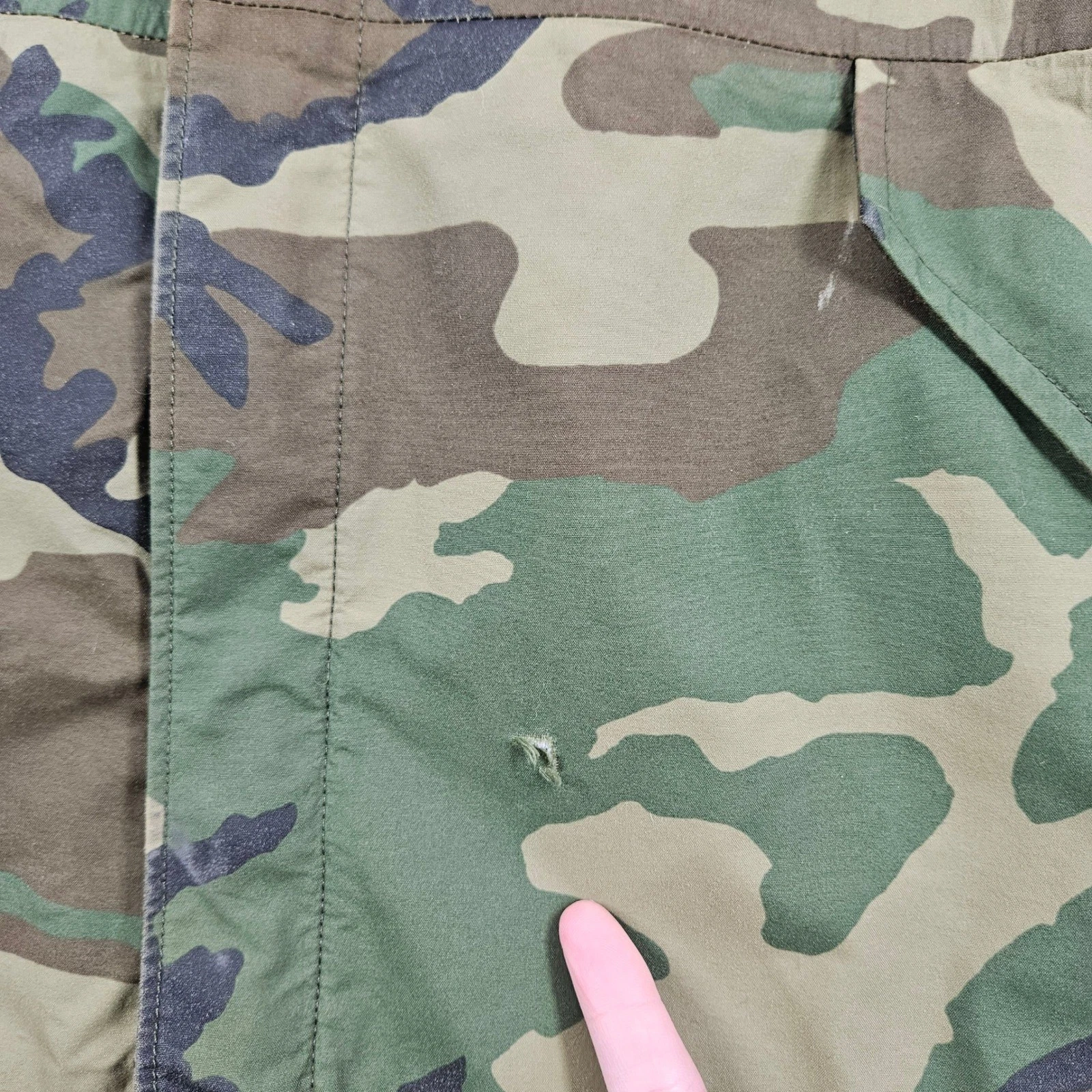 US Military Extended Cold Weather Parka Mens XL Hooded Camo Woodland Jacket - product detail image 4