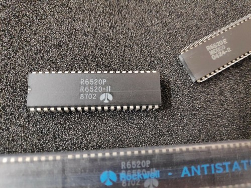 R6520P ROCKWELL PIA (1MHz) 40-inch DIP Enclosure (A14/9543) - Picture 2 of 2