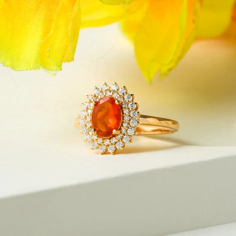Anillo de ópalo de fuego mexicano Sunburst en oro amarillo macizo de 10K, anillo con halo de ópalo de fuego Foto 4 de 4