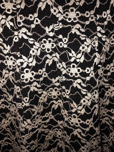CAbi Juniors Skirt Size S Black & White Below Knee Flare Geometric Floral LBB76 - Picture 4 of 6