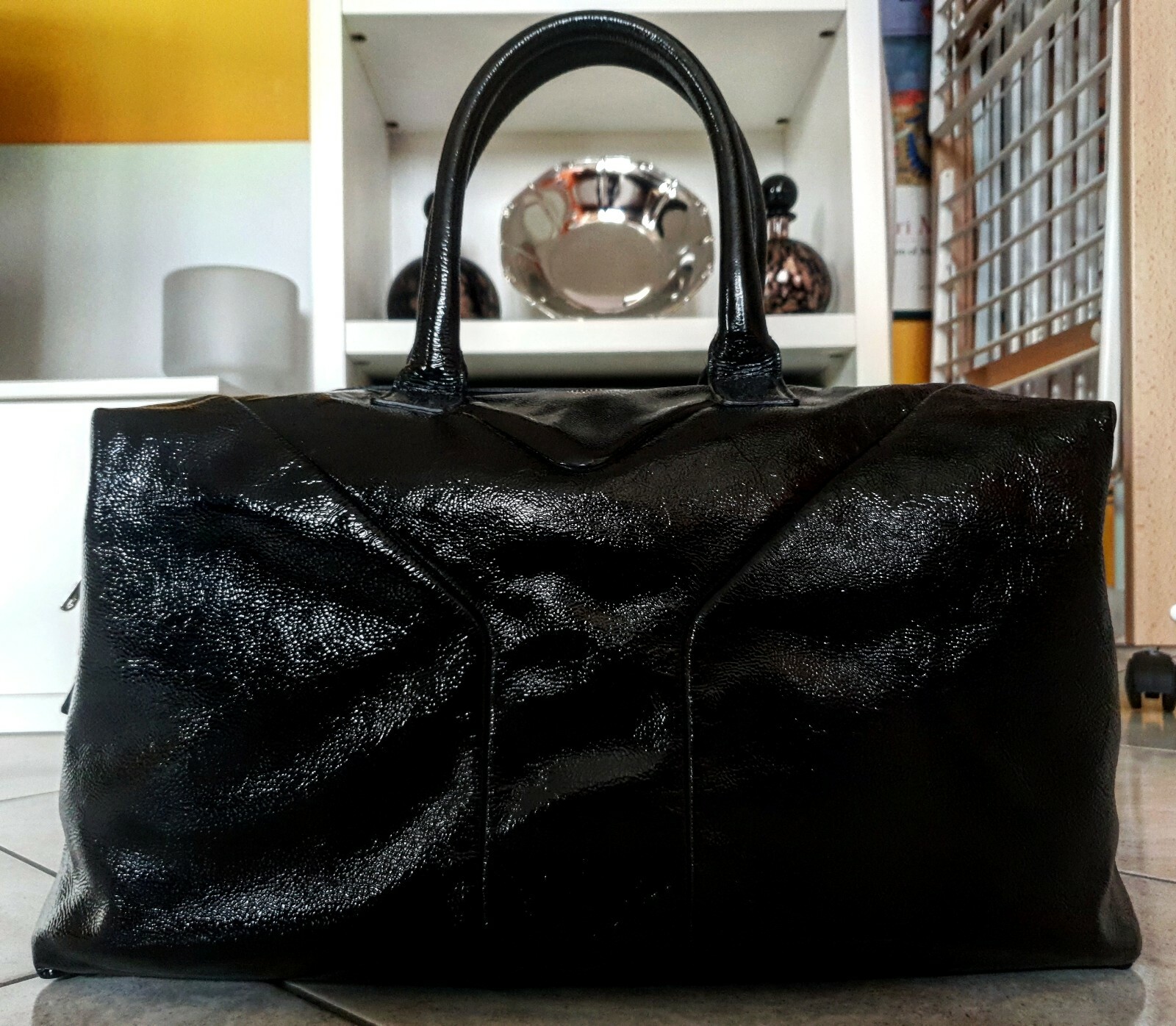 YVES SAINT LAURENT YSL borsa a mano doppio manico Pelle verniciata NERA