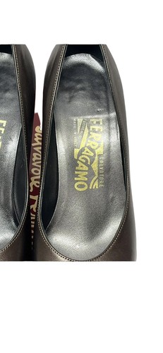 Tacchi donna Salvatore Ferragamo Firenze Italia pelle marrone scamosciata taglia 8 AA - Foto 13 di 13
