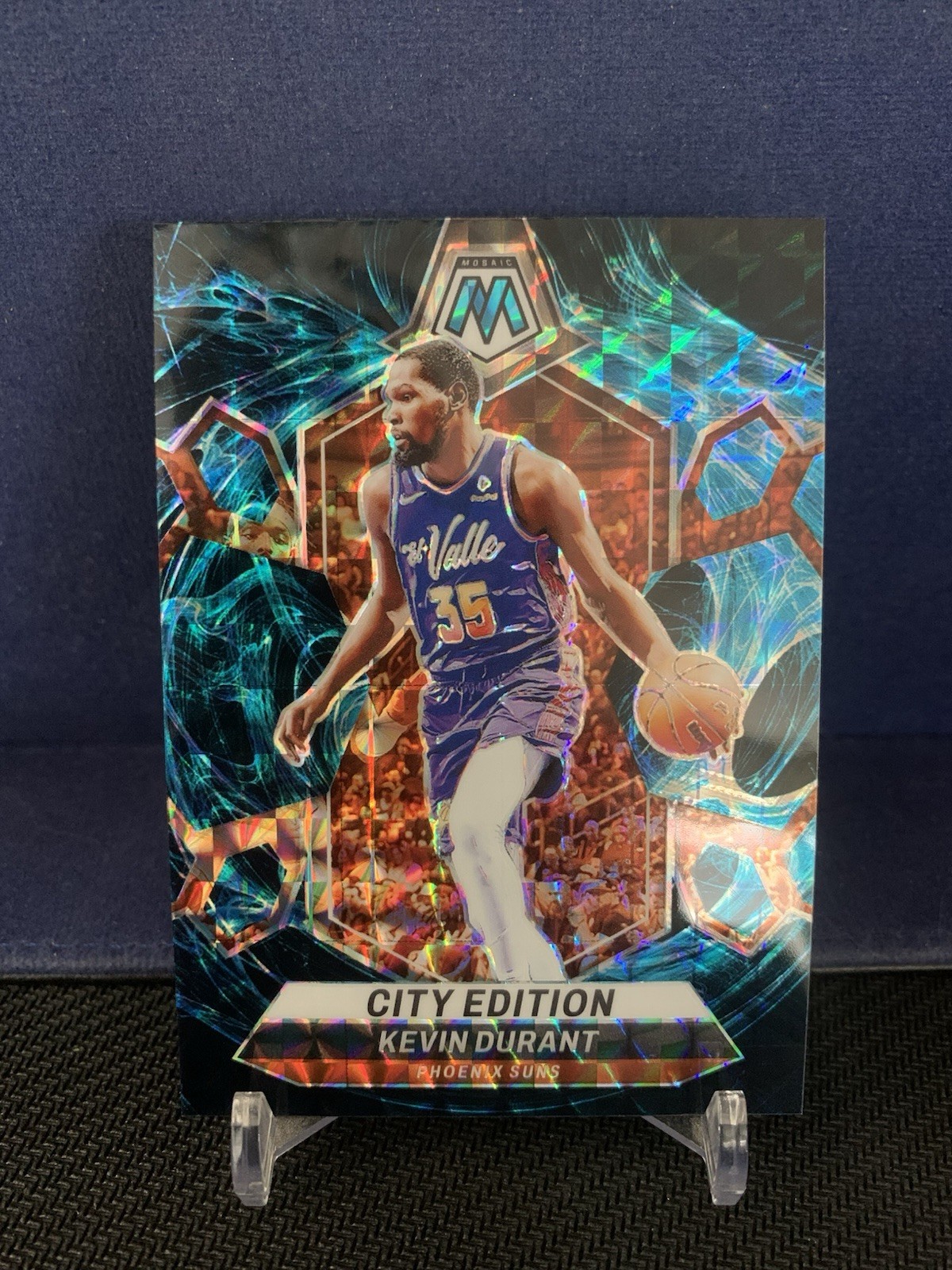 2023-24 Mosaic Kevin Durant City Edition SSP Genesis Prizm Case Hit