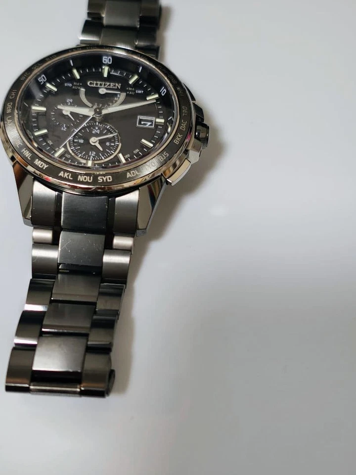 Citizen Attesa World Time Watch AT9025 55E Dual Direct Flight Titanium - Imagem 2 de 4
