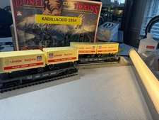 🚂LIONEL - TWO-9383 UNION PACIFIC FLAT CARS WITH PIGGY BACK TRAILERS 💥 L1271