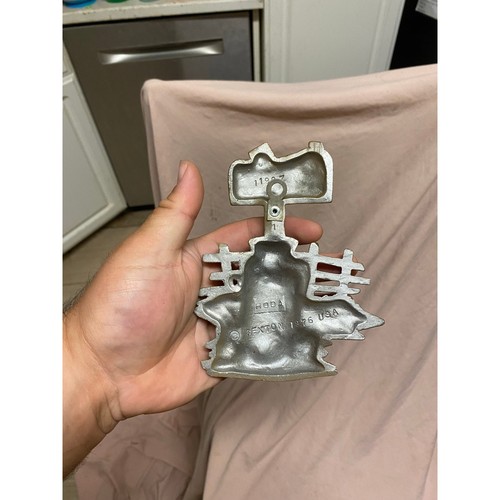 Vintage Hoda Mailbox Milk Can Wall Decor Cast Metal Plaque 1976 - Afbeelding 2 van 2