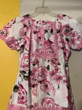 5 pieces Los Angeles Rose/Koi Scrub Lot small/medium