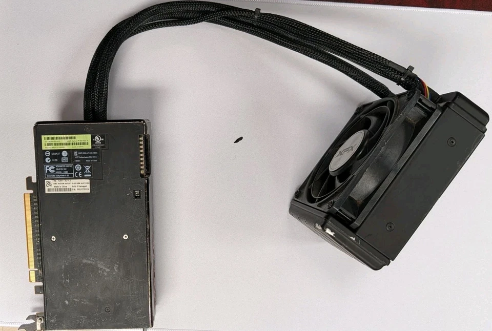 AMD Radeon R9 FURY X 4GB LIQUID COOLED GRAPHICS CARD - image 2 of 4