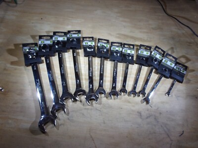 12 MASTER MECHANIC MISC. METRIC COMBINATION WRENCHES ( SEE PICS FOR SIZES )