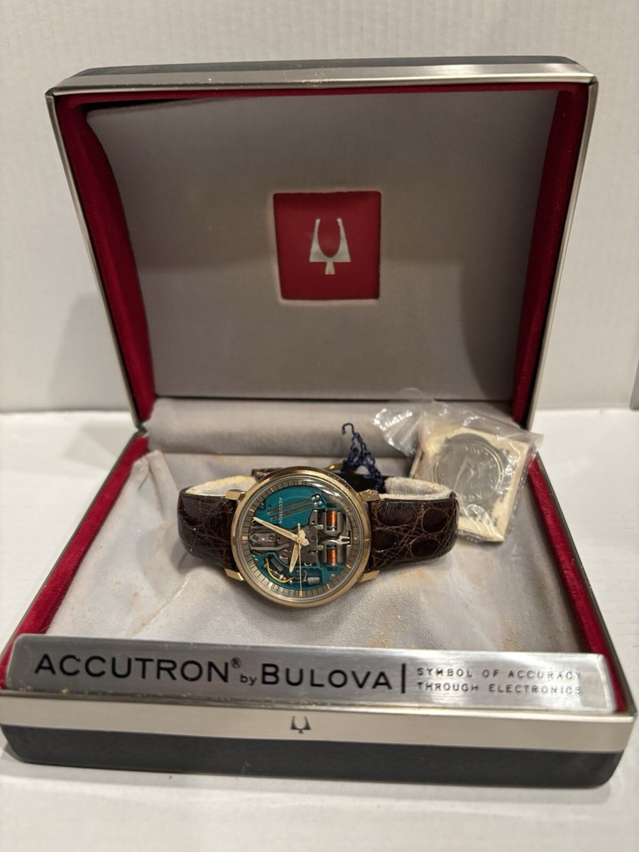 Bulova watch/ new condition- never been worn before/still in the box ! Brand new Bulova watch, never been worn main image 4