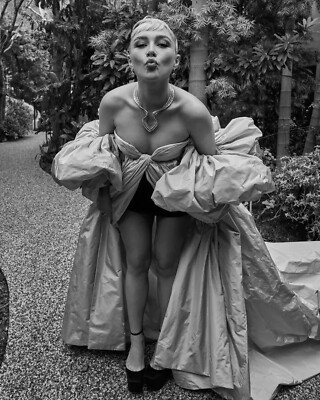 BEAUTIFUL FLORENCE PUGH 8X10 Photo