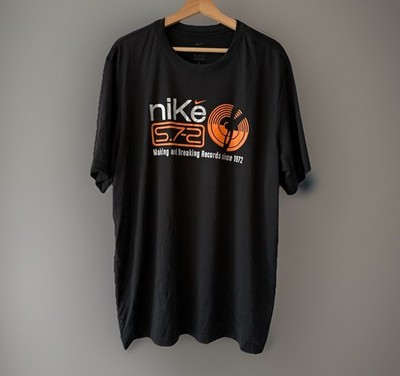 Nike Making And Breaking Records 1972 T-shirt Adult Size XXL Music Vinyl Sports