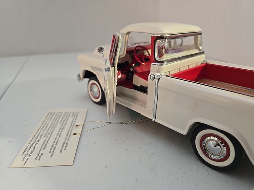 Franklin Mint 1955 Chevrolet Cameo Pickup Truck White B11WW91 (Mint Condition) - Picture 12 of 14