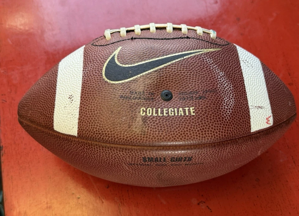 Nike 3005 Collegiate Kansas Jayhawks Gameday autêntico futebol americano NCAA! - Imagem 3 de 3