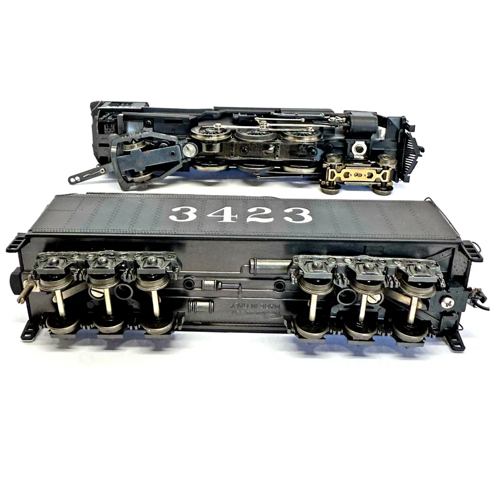 Rivarossi HO Scale ATSF Santa Fe 4-6-2 Heavy Pacific Steam Locomotive #3423 - Image 4 of 4