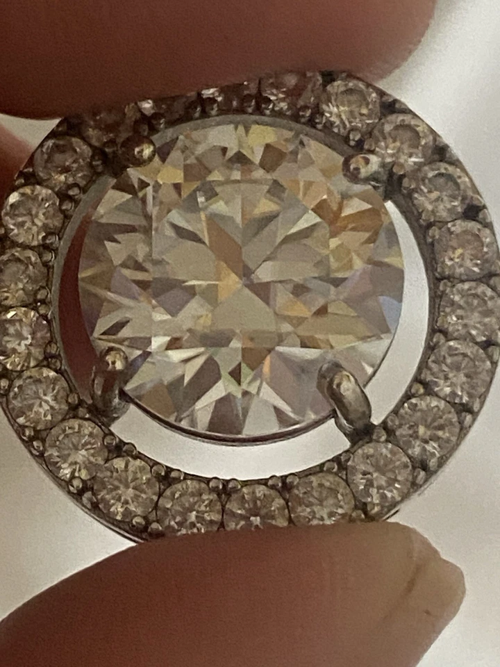 Colgante Moissanita 10 Ct Brillante Redondo VVS1 ColorD Cultivado en Laboratorio Platino/925 SS Foto 4 de 4