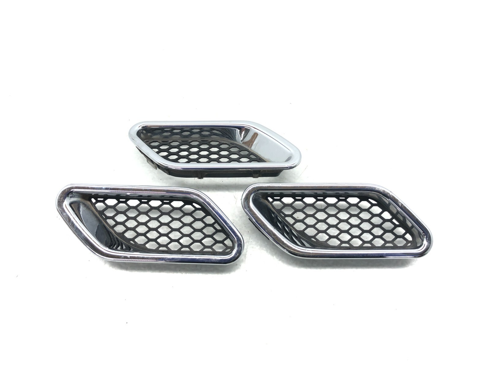 2008-2019 MASERATI GRANTURISMO S M145 LEFT DRIVER FRONT FENDER VENT GRILL SET OE