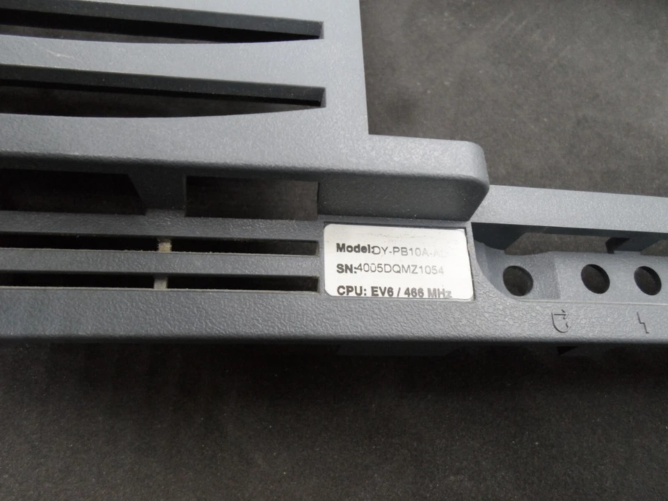 HP Compaq DEC AlphaServer AlphaStation DS10 FrontCover 74-60224-01 600Mhz 446Mhz - Image 2 of 4