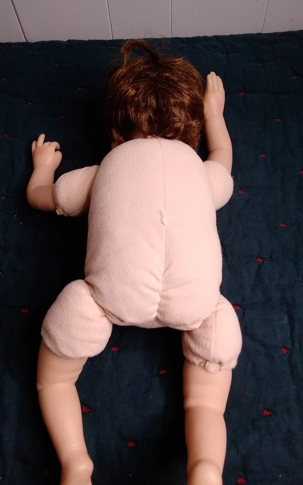 Muñeca bebé renacida Kaydora bebé muñeca renacida realista niño pelo castaño ojos azules 20" Foto 4 de 4