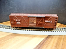 TYCO HO Scale 40' The Katy M-K-T 47150 Exterior Braced Railroad Livestock Car