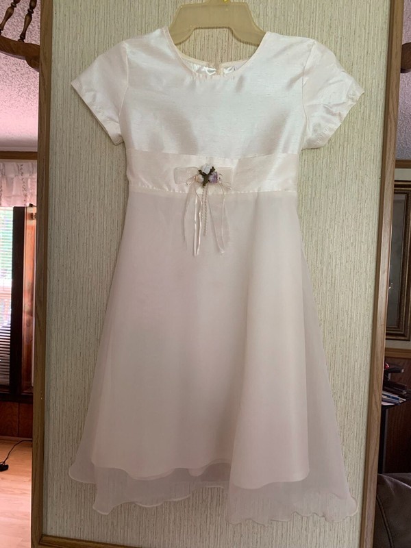 Little Girl's Vintage IVORY, not white, Dress Size: (8/10)