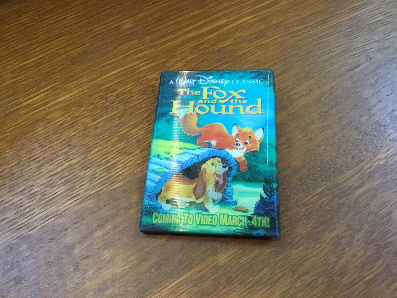 THE FOX AND THE HOUND FLICKER VIDEO RELEASE PROMO VINTAGE PINBACK BUTTON  2X3 IN