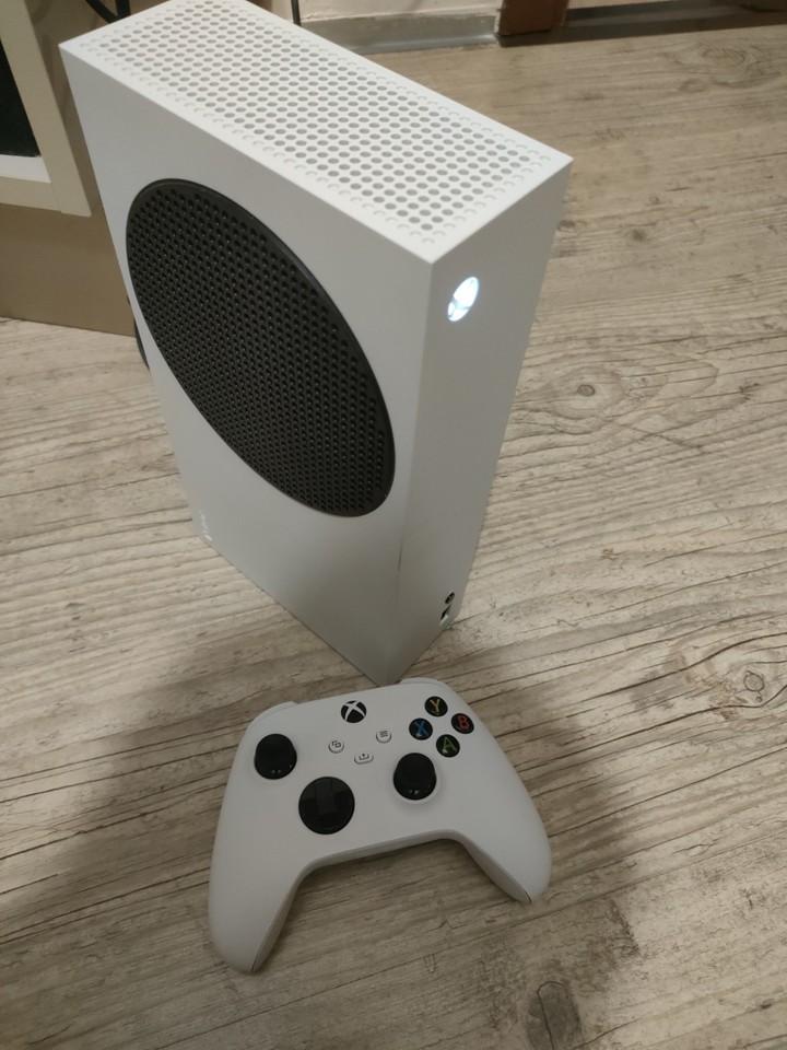 Microsoft Xbox Series S 512GB Console - Bianco