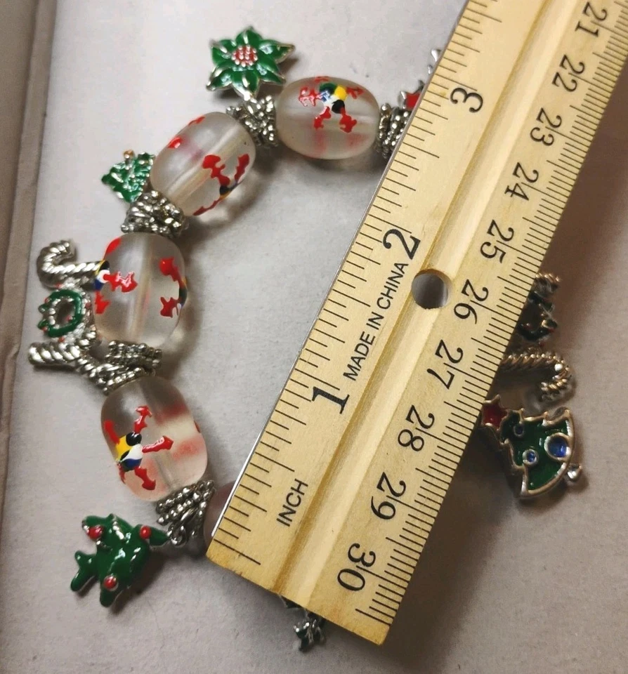 ¡Festivo! PULSERA DE NAVIDAD con cuentas de vidrio de lámpara y dijes de esmalte rojo/verde!  Foto 4 de 4