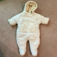 RALPH LAUREN INFANT 6 MONTH ONE PIECE SNOWSUIT/ BUNTING, WHITE CORD, HOODED