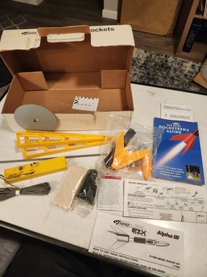 Vintage Estes ALPHA III E2X SERIES Model Rocket KIT 1256  Launch Set Range Box 