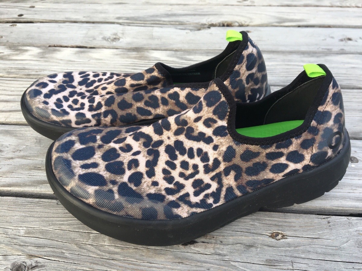 Oofos Oomg Eezee Cheetah Print Recovery Slip On Shoes Size