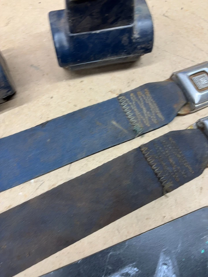 1973 75 77 81 FIREBIRD TRANS AM CAMARO REAR SEAT BELT BELTS RETRACTORS SEATBELTS - Image 4 of 4