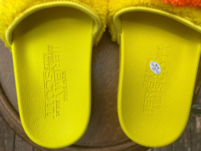 US Size 5 Adidas Jeremy Scott Adilette Yellow Teddy Bear Slides