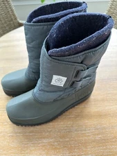 Sorel mens 10 boots with removable wool liners