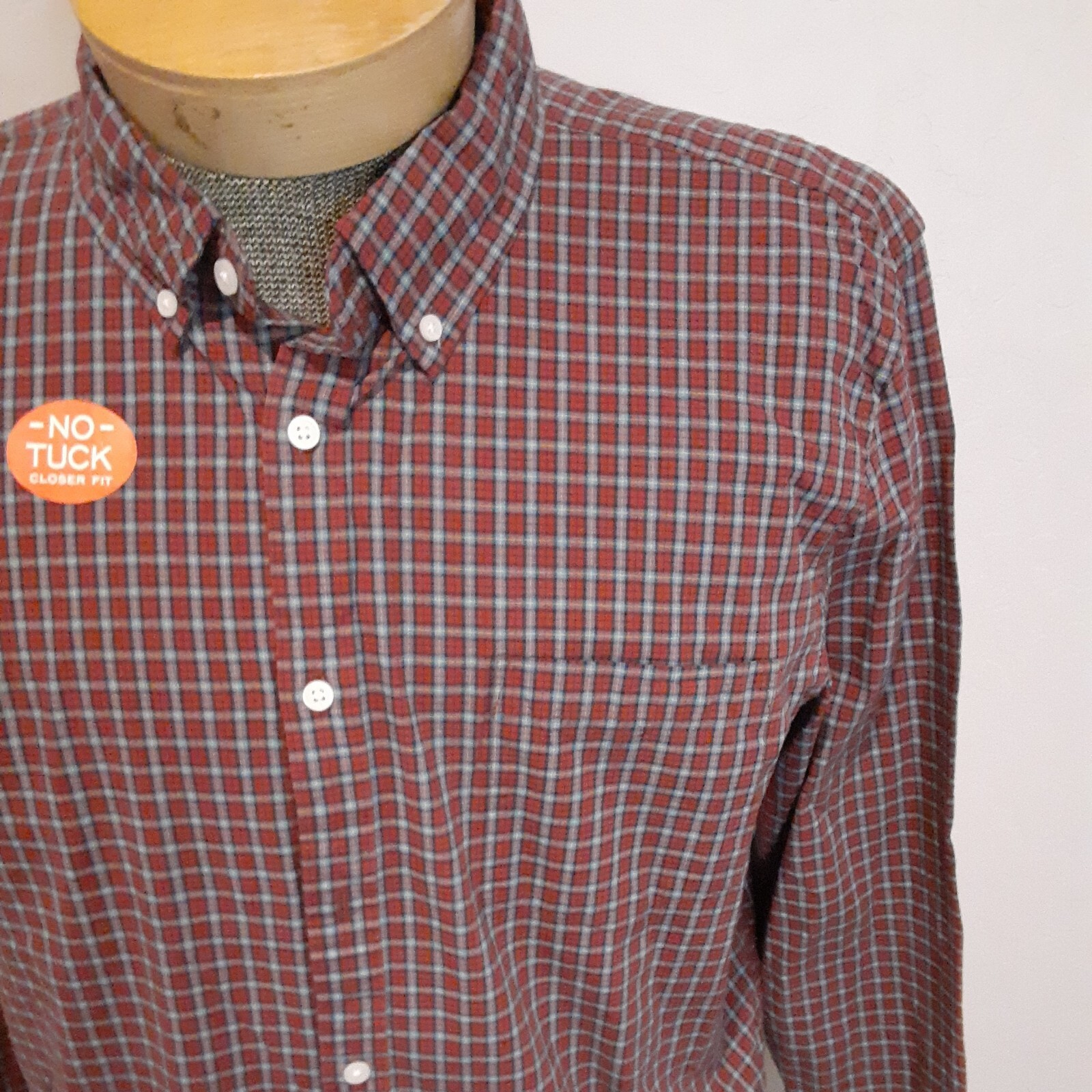 NWT St. John's Bay Men's Shirt Plaid ButtonDown No Tuck Long Sleeve