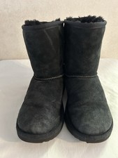 UGG Classic Short boot Blk Fleece Lined Size 4 1017703k Girls/womens