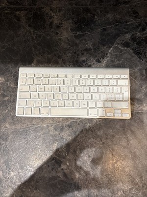 Apple Magic Keyboard Wireless Ersatzteile oder Reparaturen kaum benutzt