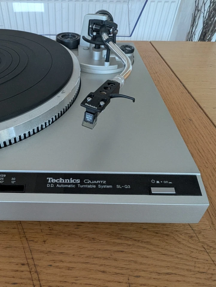 Technics SL-Q3 Direct Drive Turntable Ortofon VMS20E MK2 - Image 3 of 4