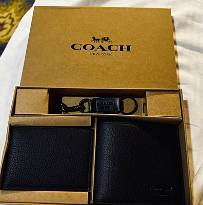 Coach New York Men s Black Bifold Wallet, Logo Accents, Credit Card Slots