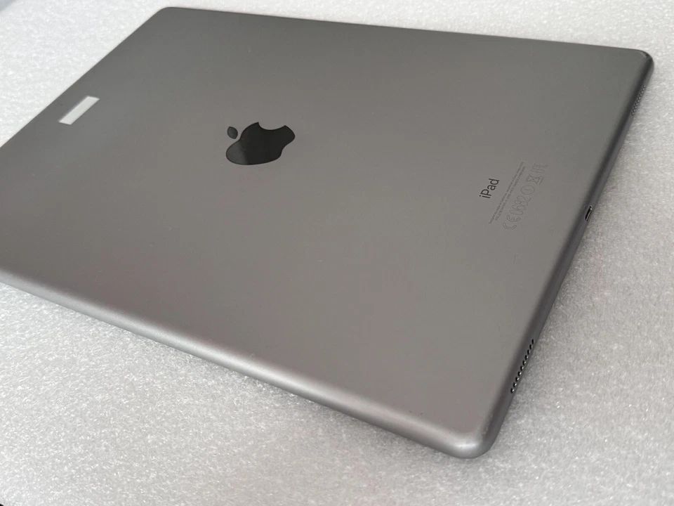 Apple iPad Pro 2nd Gen. 256GB, Wi-Fi, 12.9 in - Space Grey - GOOD - ref 472 - Image 4 of 4