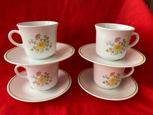 Lot of 4 Sets Corning Corelle Spring Meadow Cups and Saucers Floral Coffee Tea
