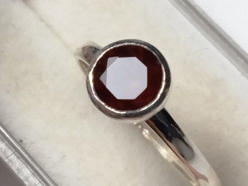 ANELLO CARINO GRANATO CABINA IN LUNETTA ALLA MODA SET ARGENTO STERLING.925 MISURA 7,5-7,75! - Foto 10 di 15