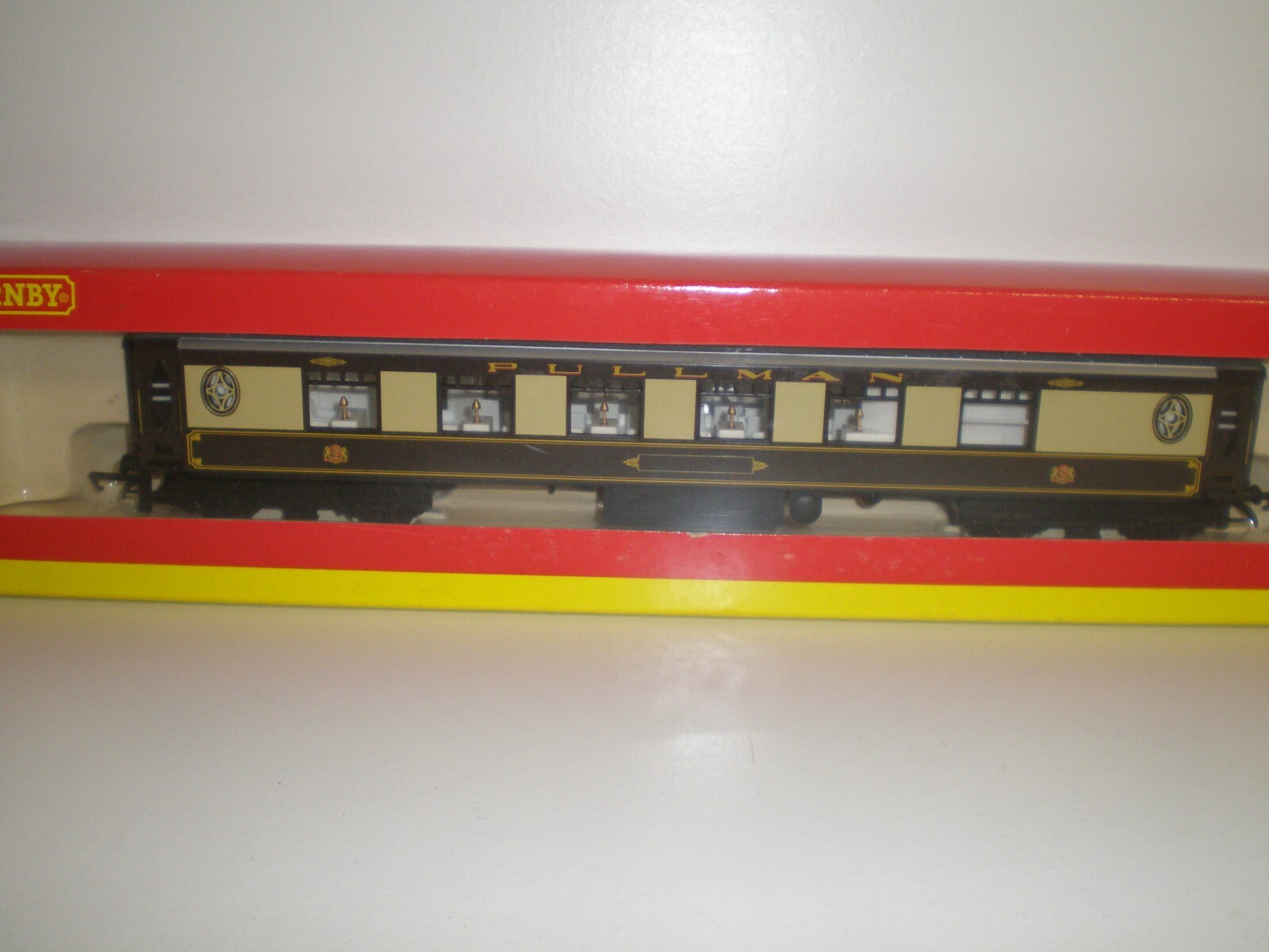 Hornby R223 Pullman 1st Class Parlour Car Boxed