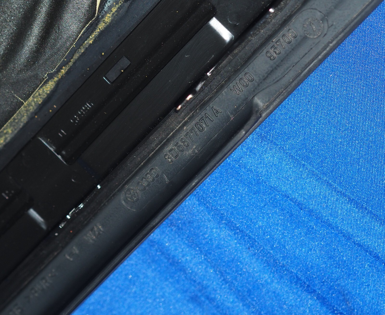 2006-2012 Bentley Flying Spur Solar Sunroof Front Sliding Glass Panel OEM Good