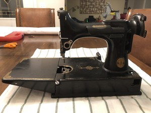 Details About Ae002304 1935 Singer Featherweight Sewing Machine Body 221 Parts Hull