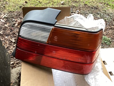 BMW E36 Sedan OEM Right Tail light r rh 325 3 series 4 door
