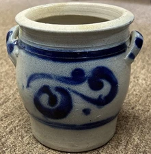 Vtg 5.5” WESTERWALD Salt-Glazed Cobalt Blue & White Stoneware 2-Handled Crock