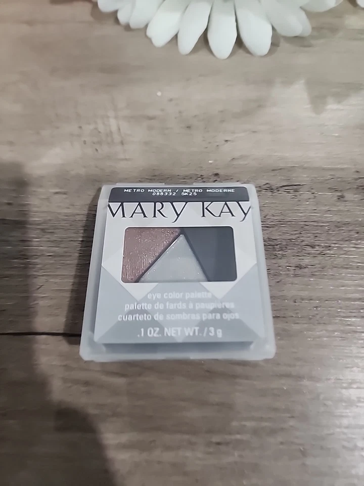Mary Kay Eye Color Palette Metro Modern - Image 2 of 4