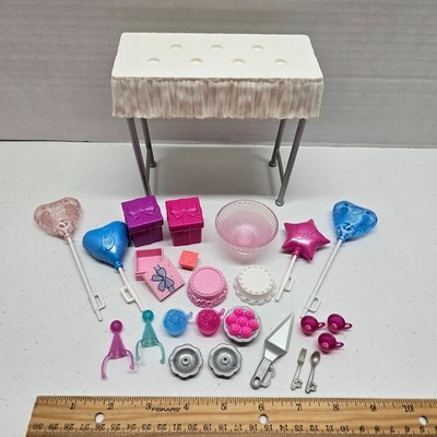 Barbie Doll BIRTHDAY PARTY SET Snap In Dreamhouse Rectangular Table Balloon Cake