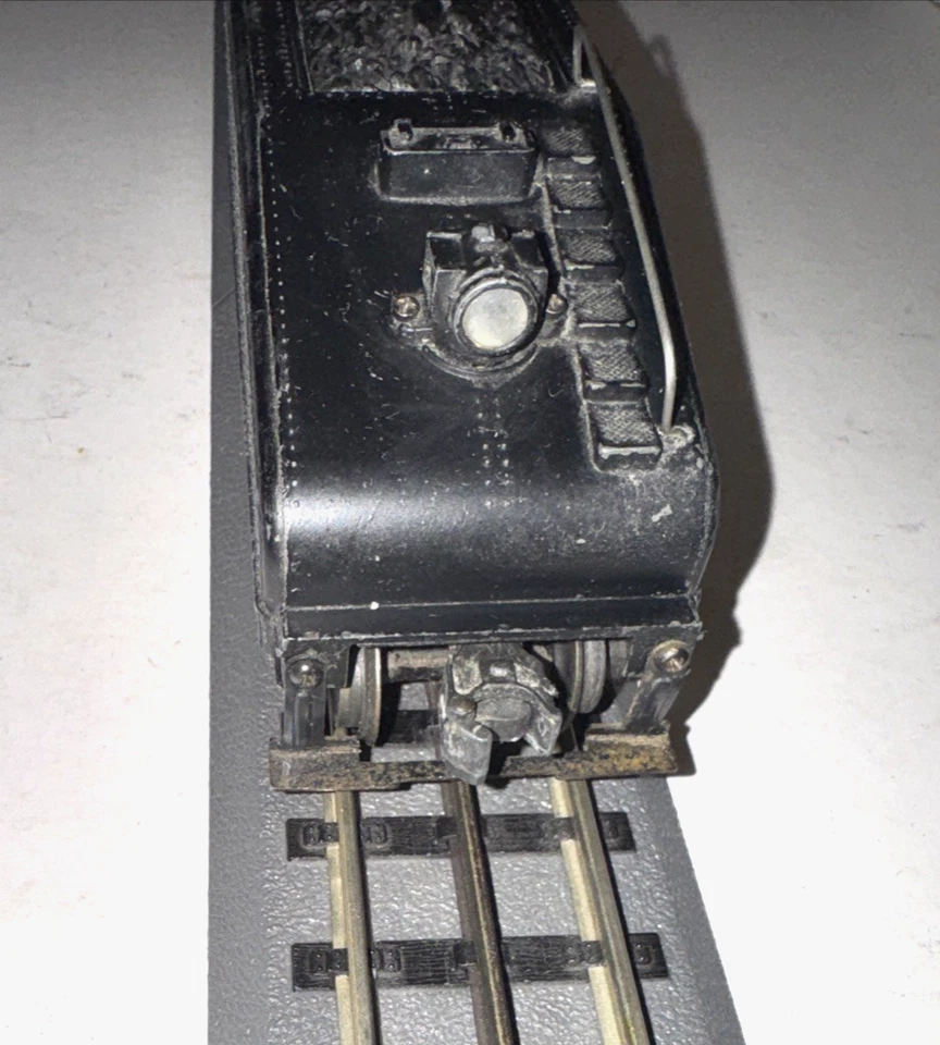 LIONEL O GAUGE 2403B SLOPE BELL TENDER WORKS AND BACK LIGHT - Image 4 of 4
